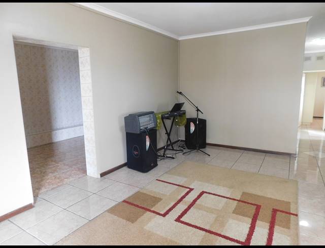 4 BEDROOM HOUSE FOR SALE IN SHALLCROSS